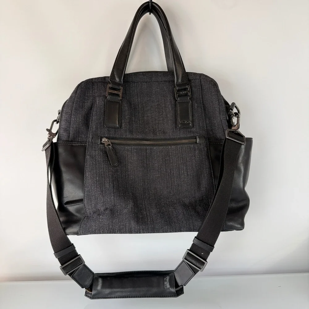 Tumi Beacon Hill Smith Jetsetter Bag Mens L Grey Black Leather Briefcase 68550SL